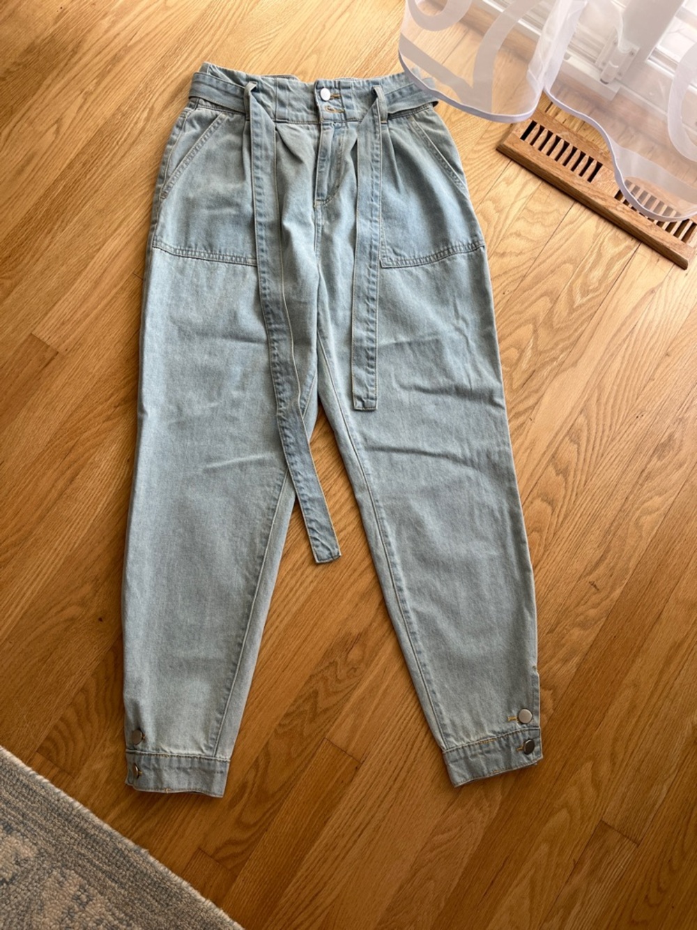 JustFab Light Blue Paperbag Waist Cropped Denim Pants